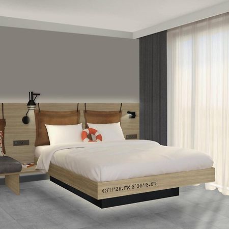 Moxy La Ciotat Hotel Eksteriør billede