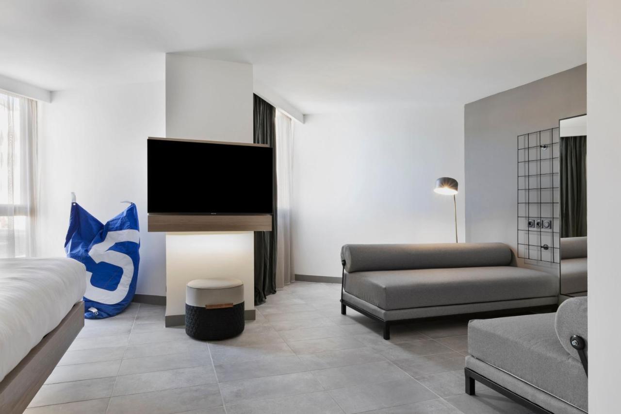 Moxy La Ciotat Hotel Eksteriør billede